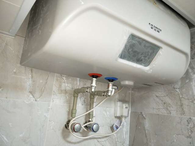 强排式热水器安装浴室内对不对,装修完还好不好安装燃气热水器