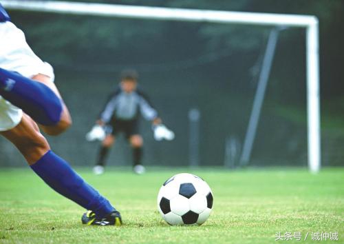 足球和女友二选一,女朋友和足球哪个更重要