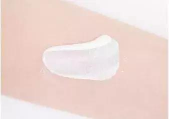 新买的安耐晒味道和以前的不一样,刚买的安耐晒和之前的味道不一样