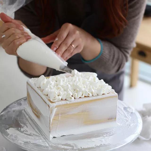 八齿裱花嘴奶油蛋糕简单造型,小孩子奶油蛋糕造型简单