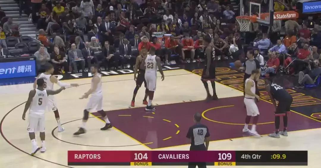 垃圾兄弟真的垃圾！被打出血也无法阻挡詹无忌倚天屠龙！