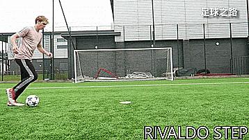 50种个人足球技巧训练,100个足球过人技巧gif