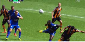 c罗神级倒钩对萨拉赫,足球史上第一个倒钩射门