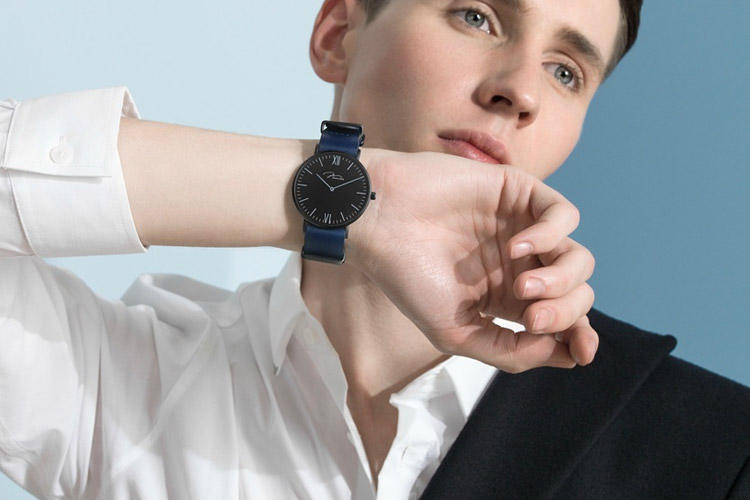 你和文艺男的距离也许只是一款文艺气息浓厚的简约手表