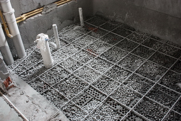 这年头谁还用传统卫生间呀？管道脏乱丑，还好我家当初没选错！