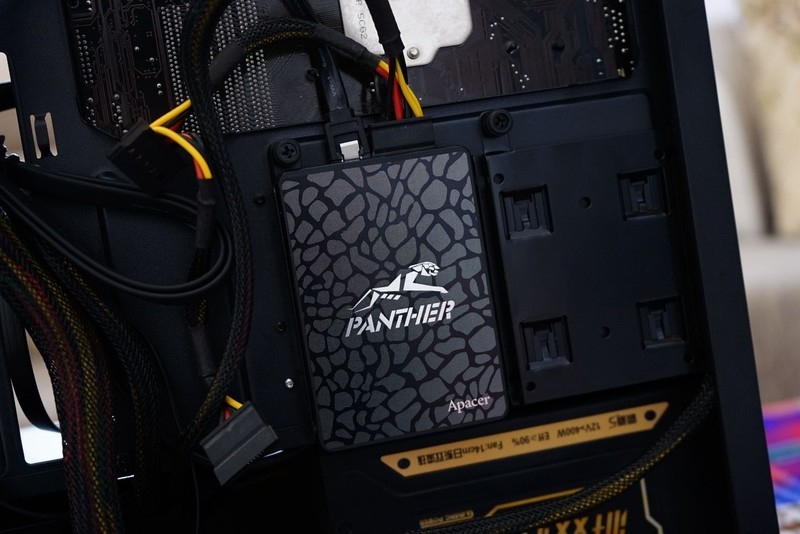 为了侄子的小电视换安钛克P6机箱再换块显卡就能大吉大利的吃鸡