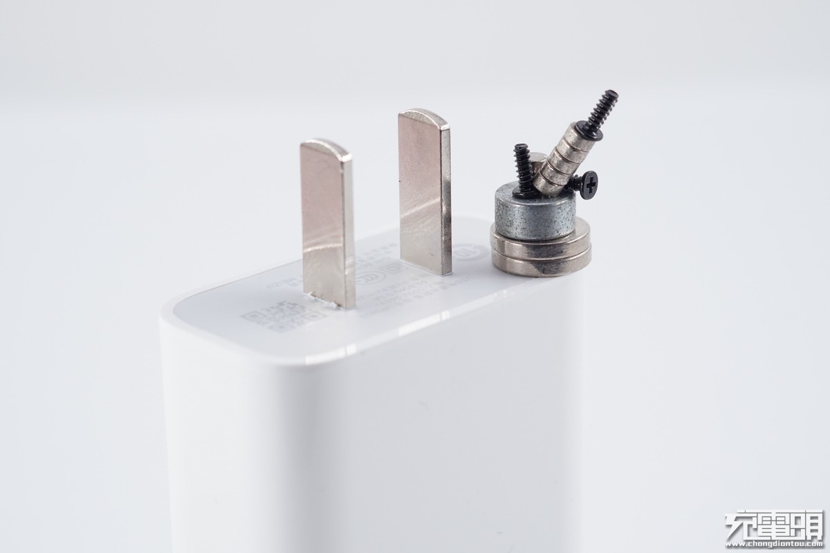 魅族充电器二换一,魅族原装充电器拆解