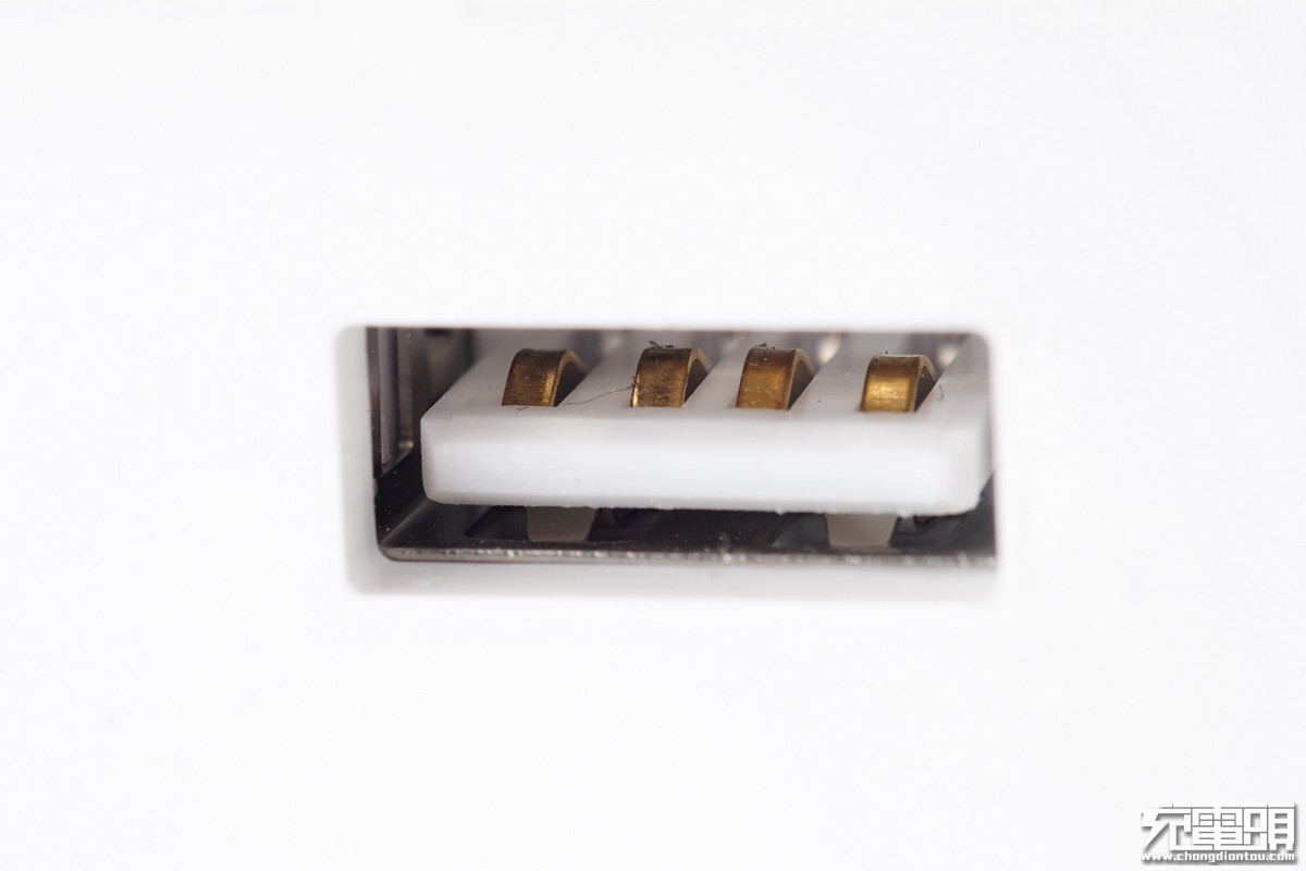 魅族充电器二换一,魅族原装充电器拆解