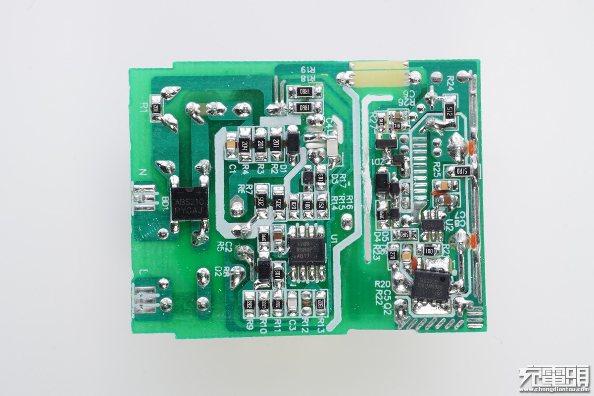 魅族充电器二换一,魅族原装充电器拆解