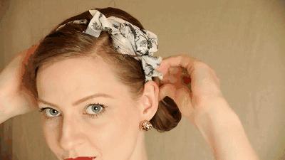 时尚高端珍珠扣丝巾高贵系法配饰,丝巾怎么系比较好看而且简单方便