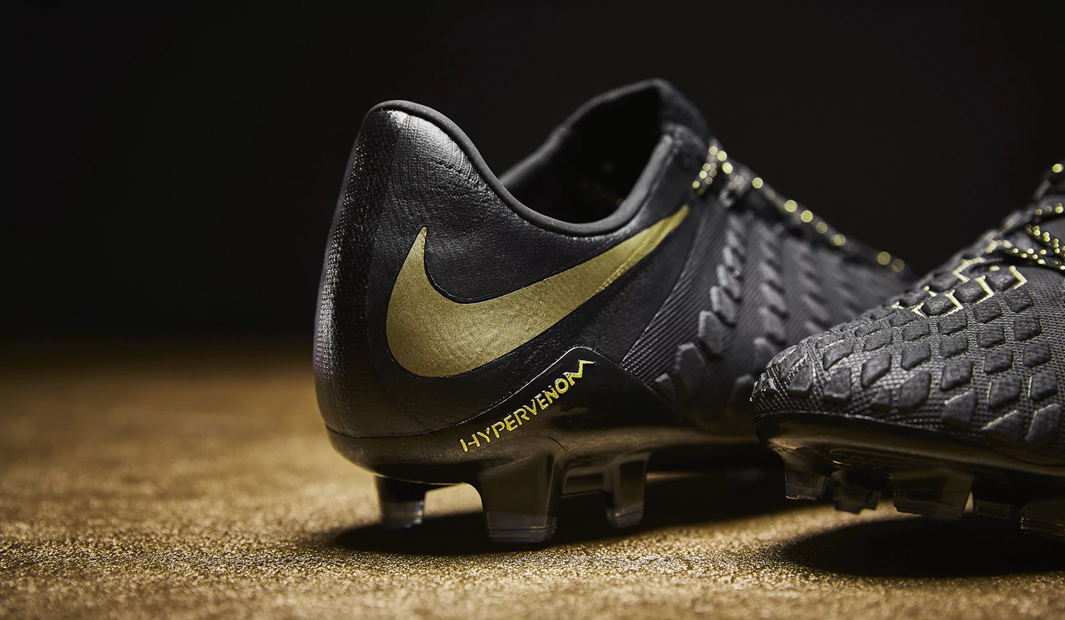 毒蜂3足球鞋,毒锋3足球鞋怎么样