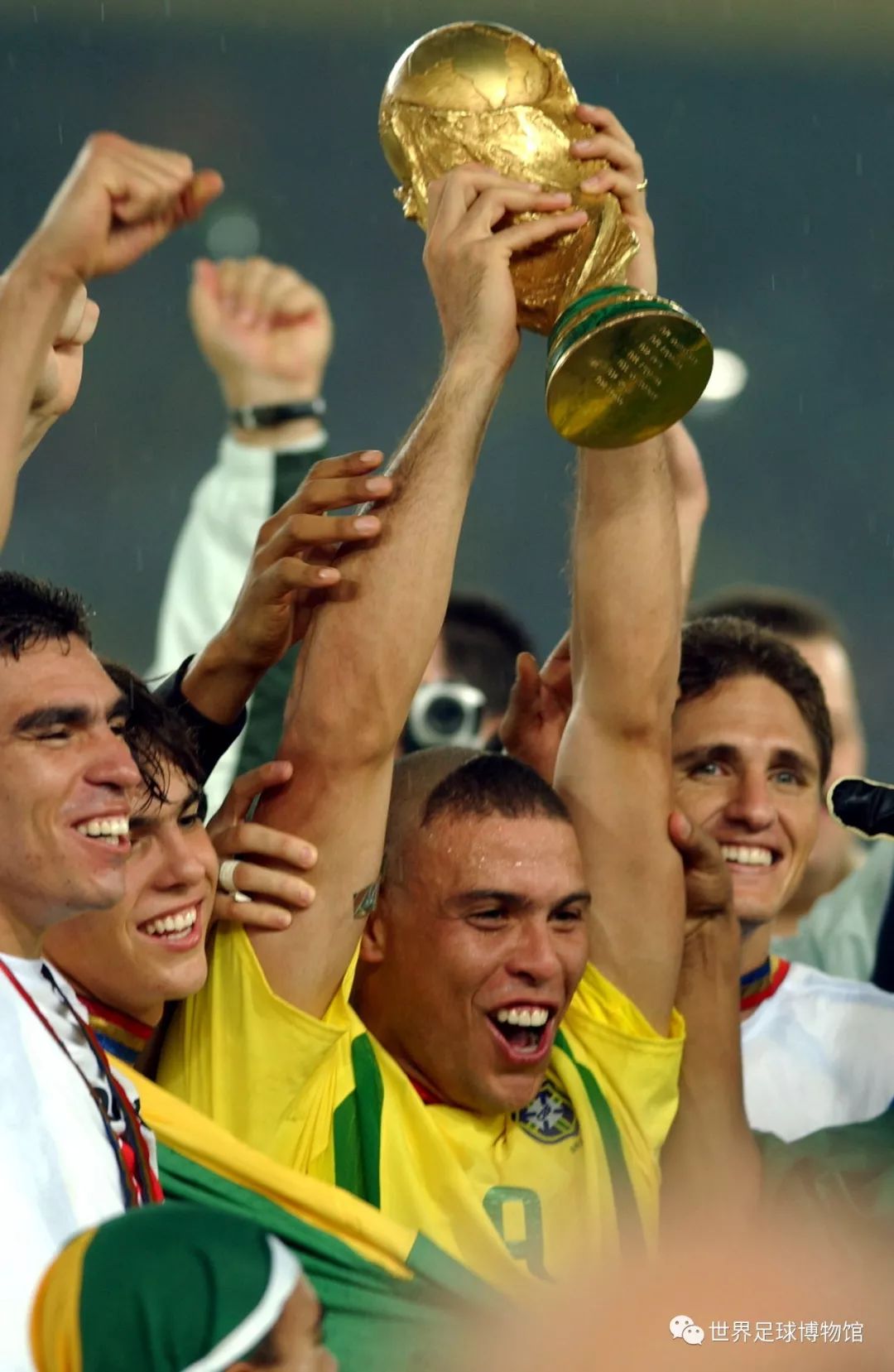 连内马尔都模仿过的“阿福头”,背后却是罗纳尔多的心酸