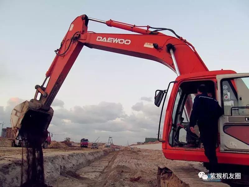 挖机高温如何解决？看完这些原因你就是高手了！