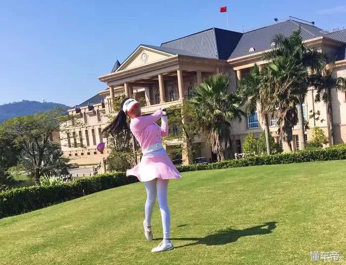 奔驰slk200硬顶敞篷哪个颜色好看,奔驰slk200敞篷版值得买吗