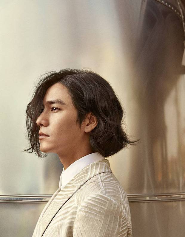 李钟硕整容电影,韩国明星服兵役李钟硕