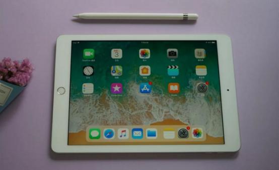 华为最新平板m5对比ipad,华为平板m5和苹果平板2018哪个好