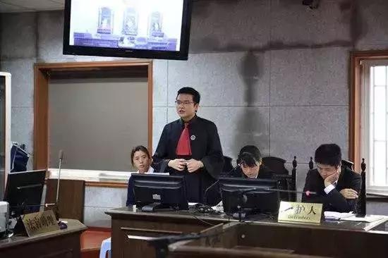 是什么让这位“手语律师”的微信在一夜间“爆掉”？