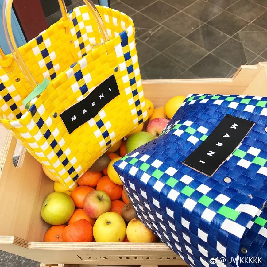 celine草编包颜色有哪些,celine包袋子能配到吗