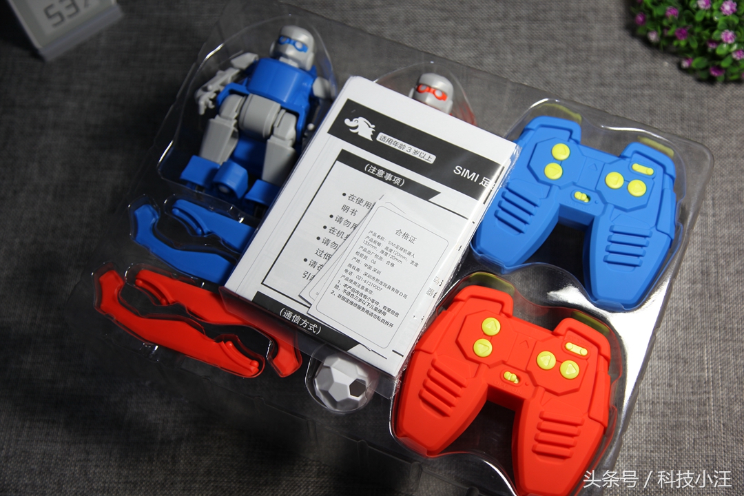 为了圆自己心中的足球梦，入手米家有品众筹的SIMI足球机器人套装