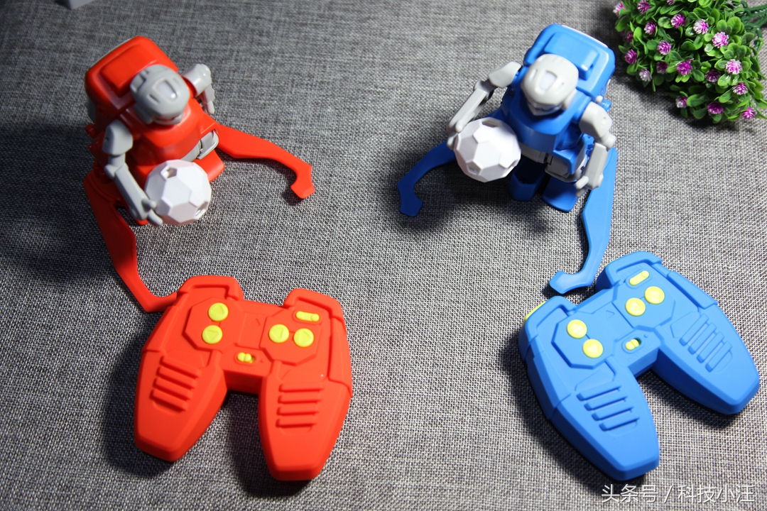 圆个自己的足球梦,米家有品众筹的SIMI足球机器人开箱体验