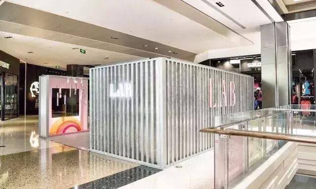 大学女教师辞职出道,大学女教师辞职