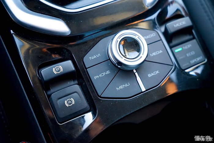 哈弗h6蓝标1.5t测评,第三代哈弗h61.5t2.0t选哪个好