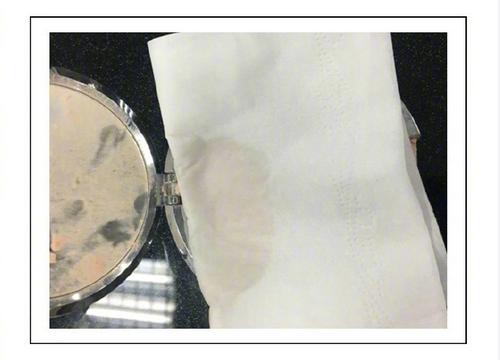 粉饼摔坏了还能用吗,粉饼碎了怎么办简单方法恢复原样