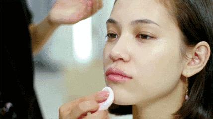 如何让素颜霜不易脱妆,素颜霜脱妆太快怎么办