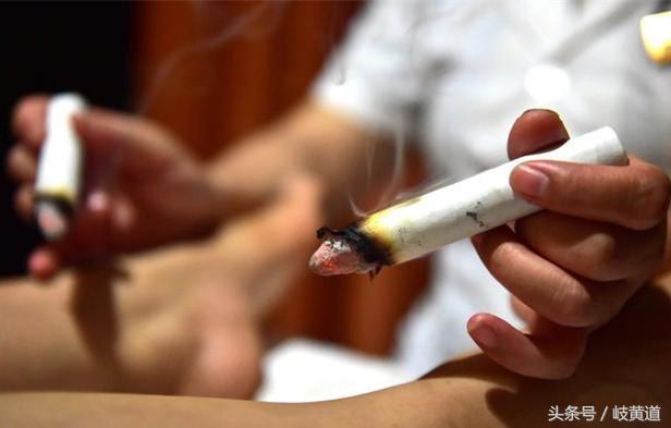 女性月经延后量少,月经有血块量少是宫寒