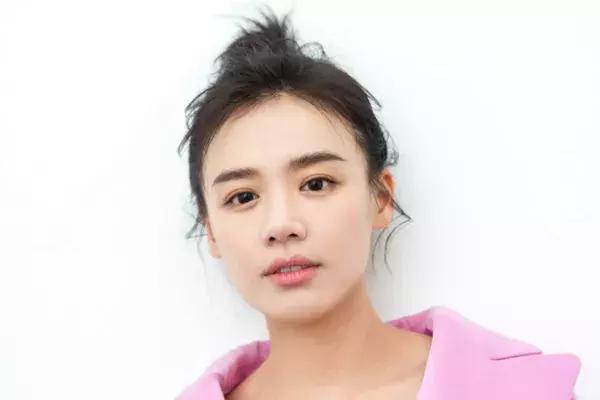 气质不够发型来凑下一句,新款优雅自然蓬松慵懒气质丸子头