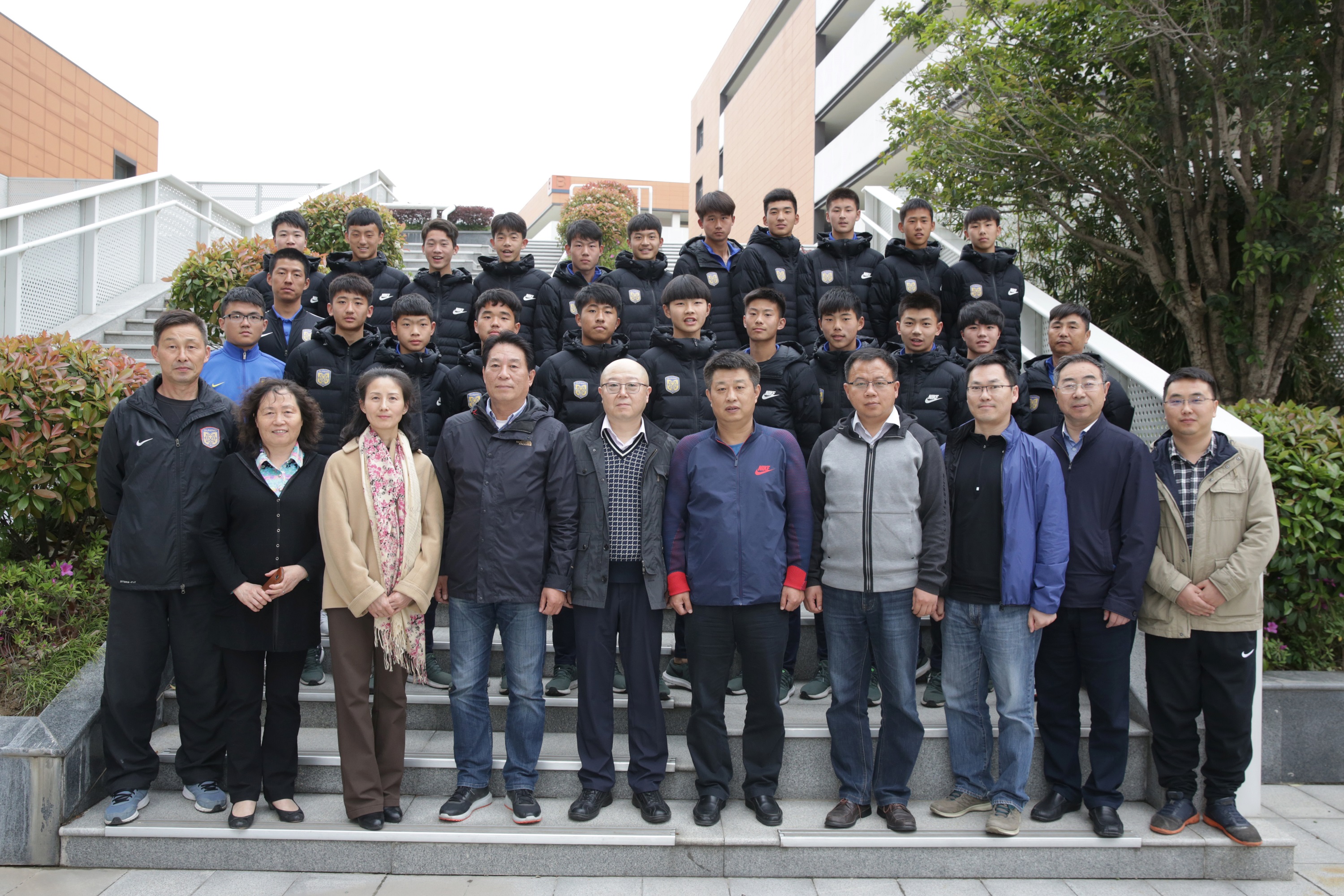 省教育厅、市教育局体卫艺处走进河西南外调研苏宁梯队