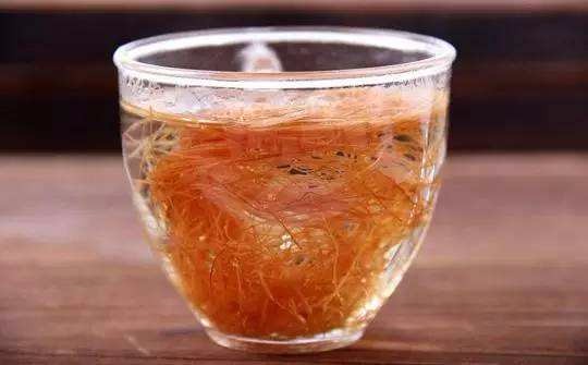 用它泡水喝清除体内毒素一身轻松,早晚用它泡水喝排出体内10年湿气