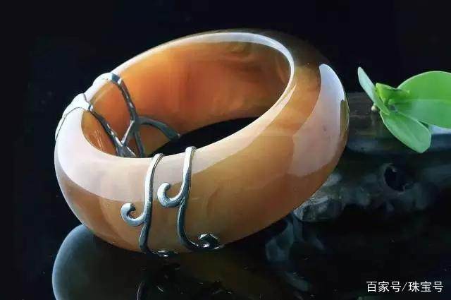 翡翠手镯断了怎么补救,玉手镯断了怎么补救最好