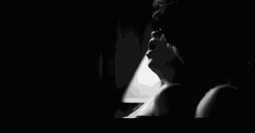 如何哄生气的女朋友亲吻,如何哄生气的女朋友接吻