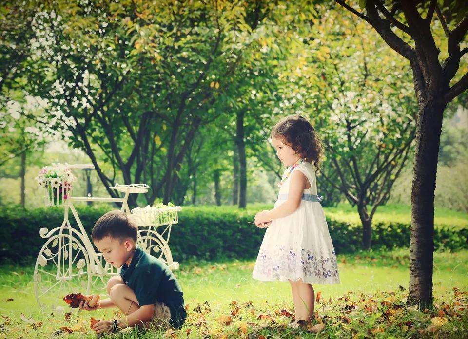 我喜欢上了一个女同学该怎么办,我喜欢上一个女同学怎么办