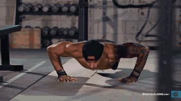 跟着大神一起来虐出完美的腹肌吧