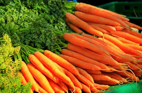 宝妈衣服上有奶味怎么消除,宝妈衣服上的奶水怎么清洗