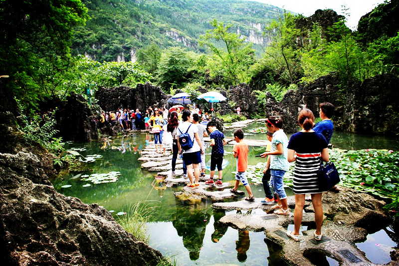 黄果树壮丽加天星桥精致繁复再加上陡坡塘的清雅成就完美布局