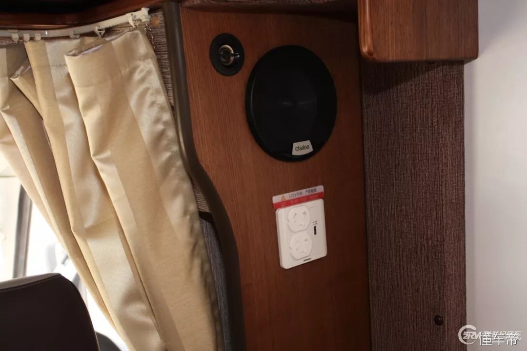 进口100万大额头c型豪华房车,豪华的六座六卧c级房车