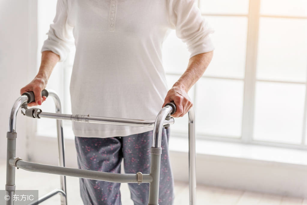 护膝对髌骨磨损有作用吗,膝关节骨质增生用哪种护膝好