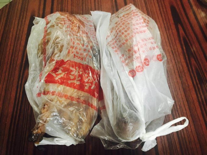 500多元“跑腿代购”送来两只怪烤鸭美团已对该骑手除名