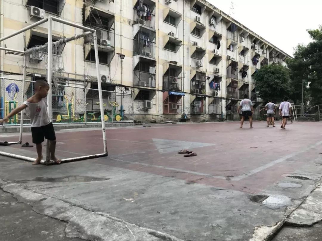 盘点：炼尸房边、大海之滨和群山环绕的泰国十大神奇球场