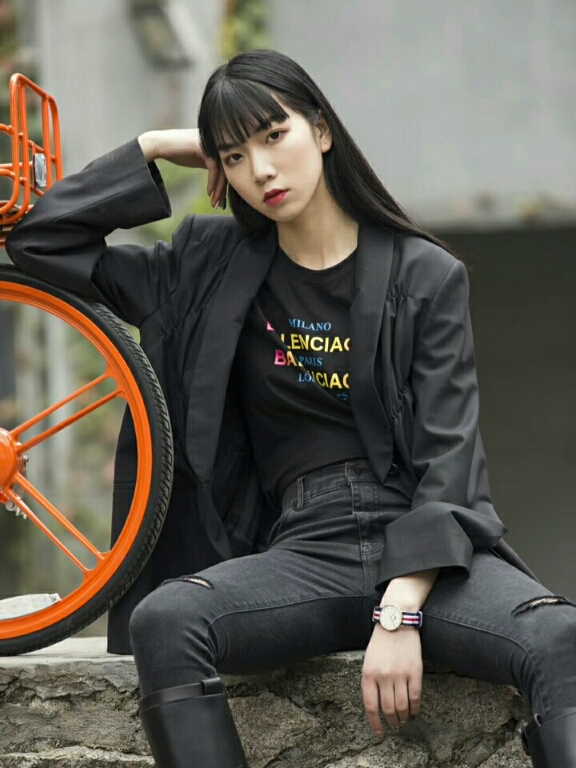 好看又实用的dw手表,dw手表全黑款