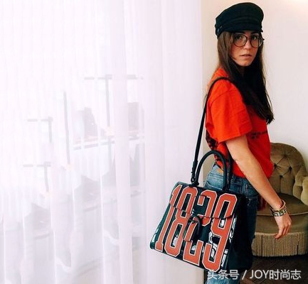 涓嬮洦澶╃殑鏃跺皻鍗曞搧闆ㄩ澊,鏃跺皻pvc鍗曞搧