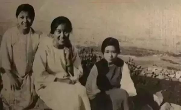 面对产科医生不许结婚生子的无理规定，她说：那我就一辈子不嫁！