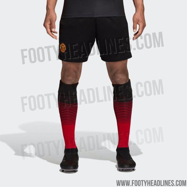 新赛季曼联落场球衣,曼联公布新赛季球衣号码