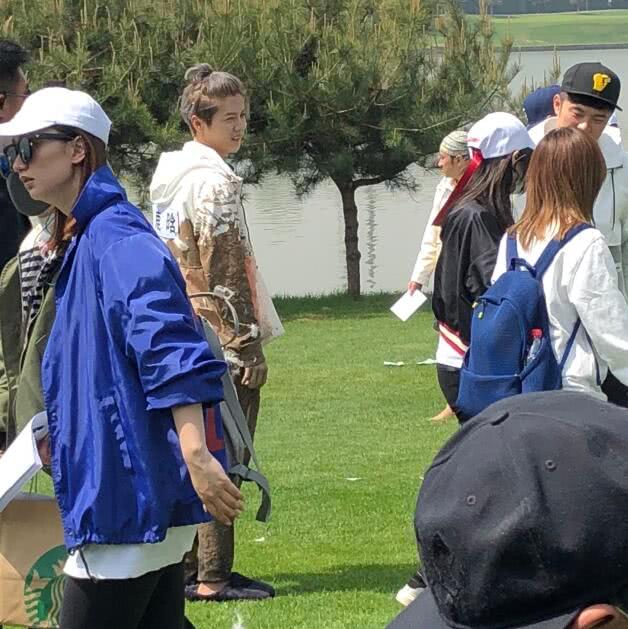 鹿晗跑男意外受伤,跑男团集体赛跑鹿晗