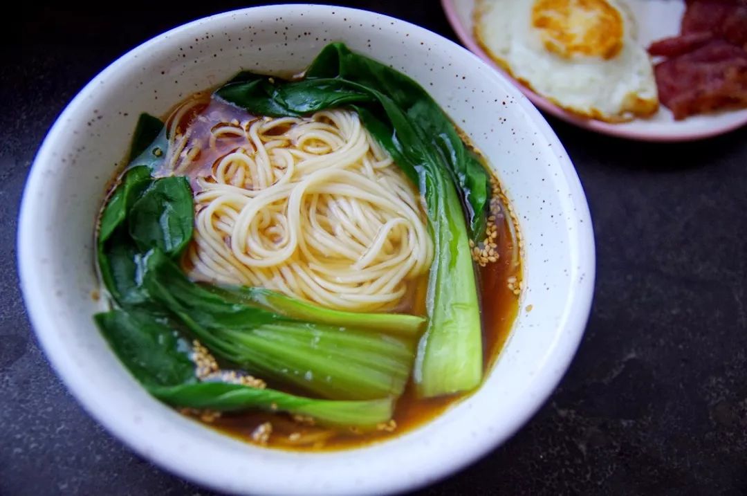 怎么煮泡面面最好吃,如何只用方便面条下一碗好吃的面