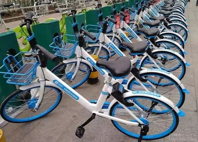 绿松石颜色最深会变多深,绿松石色的最佳搭配颜色