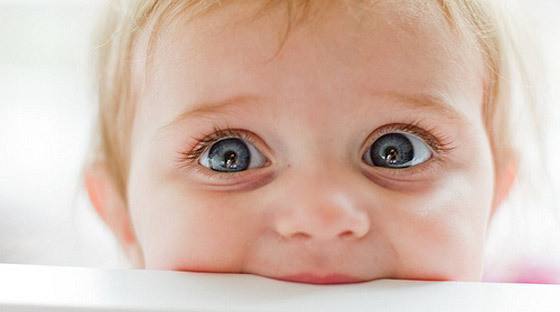 宝宝有点对眼怎么回事,宝宝对眼现象多大纠正